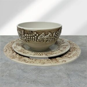 Beautiful Vintage Euro Ceramica Grape Vineyard 3 Pc Dinner Set